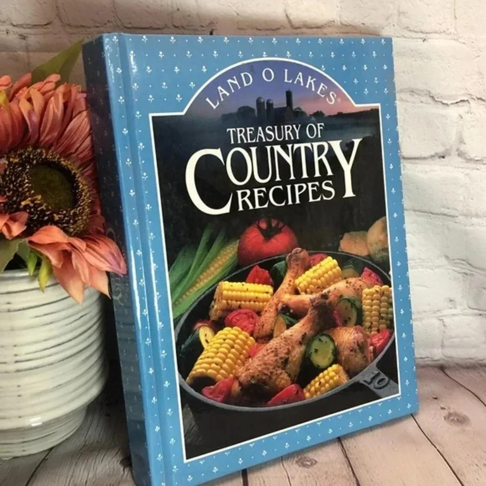 Vintage 1989 Land o Lakes TREASURY OF COUNTRY RECIPES cookbook